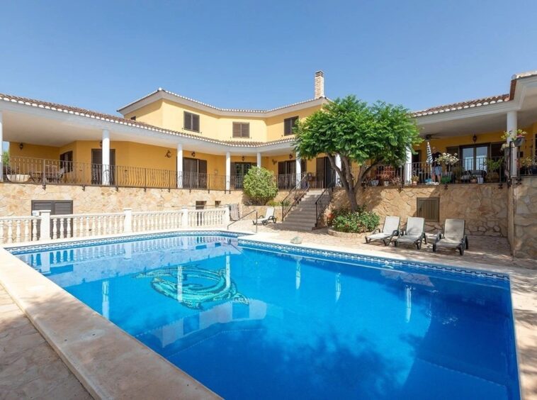 For sale villa in Alignet, Costa Valencia